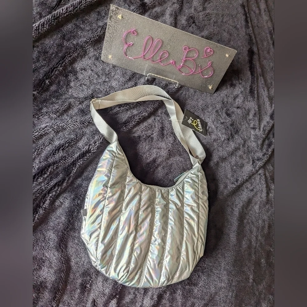 NWT/NWOT Art Class Silver Purse Bag